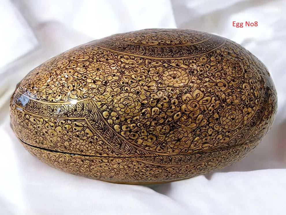 Stort påskeegg med 6 håndmalte egg inkludert i prisen