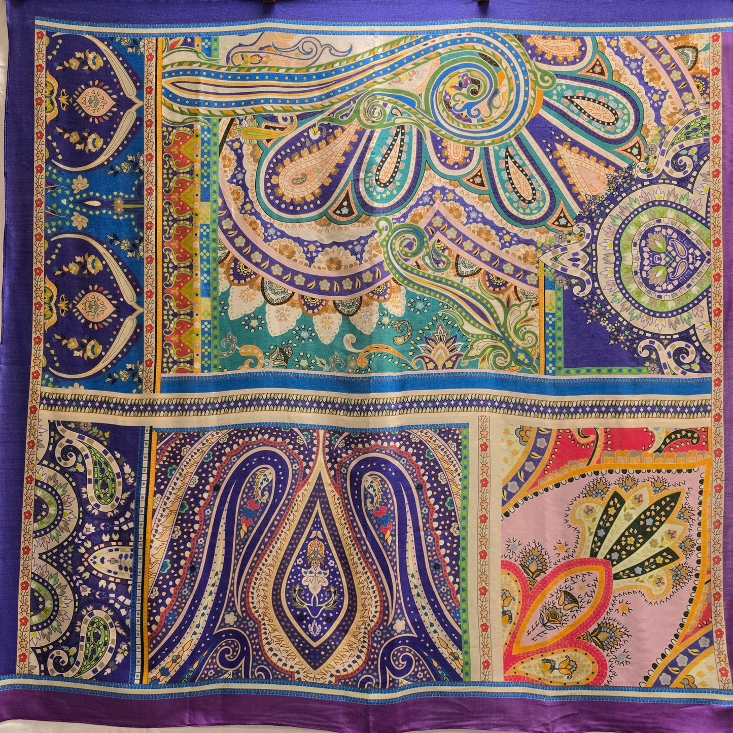 Firkantet silkeskjerf i kalde farger (20)