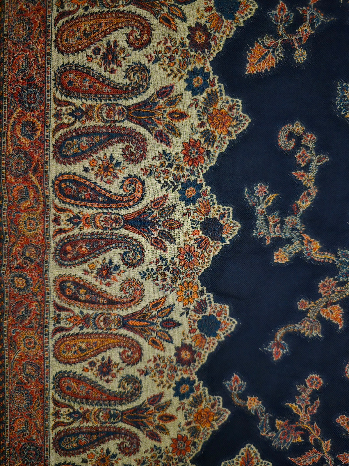 Eksepsjonelt flott sjal i ren merino ull (49)