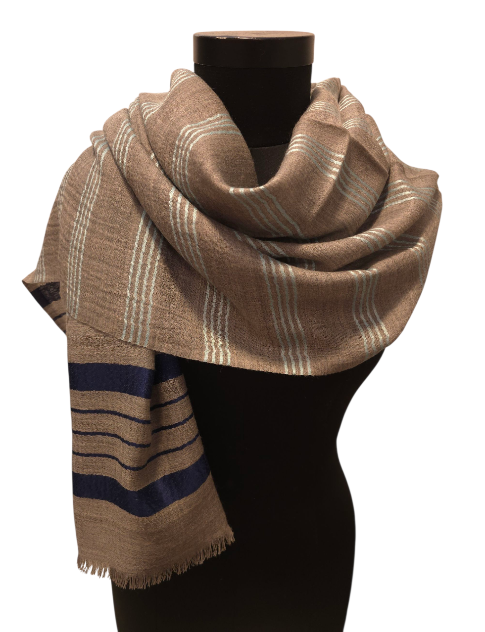 Lyse grått ullskjerf med mørkeblå og lys turkise striper i silke (67)