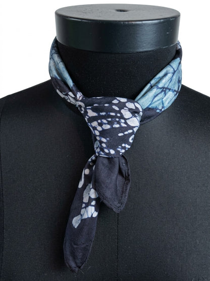 Firkantet silkeskjerf kalt batikk (60)