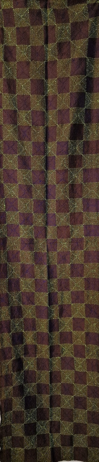 Rødt og lilla silkeskjerf med håndbrodert firkant-mønster (44)