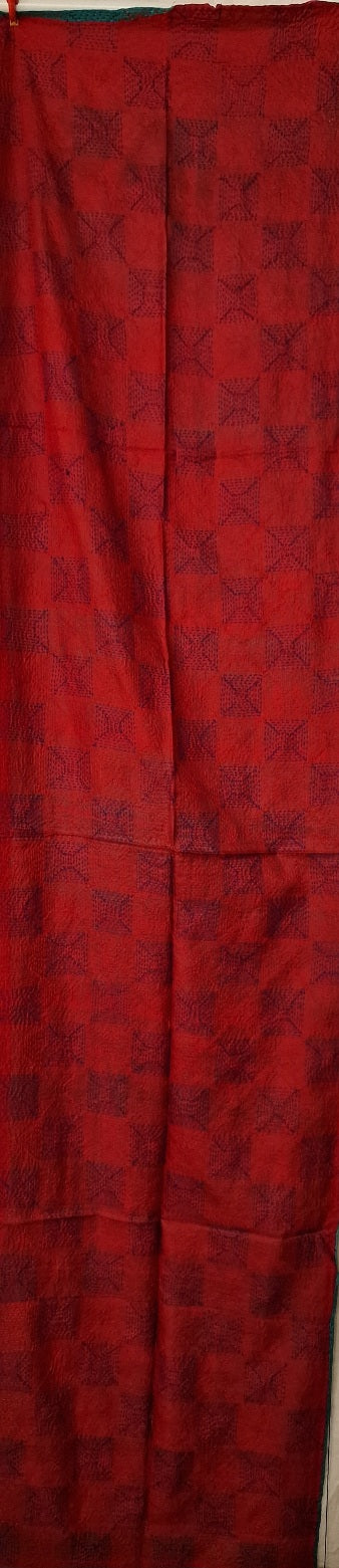 Håndbrodert rødt og dynastigrønt silkeskjerf (49)