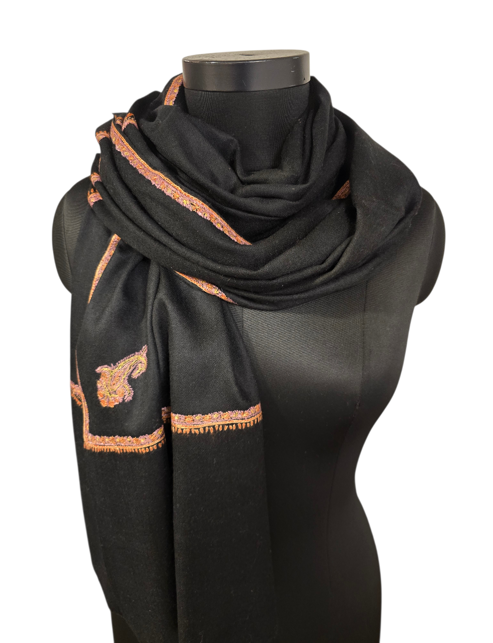 Sort sjal i cashmere og merino med håndbroderte detaljer (26)