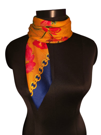 Blomstret silkeskjerf på en oransje bunn (26)