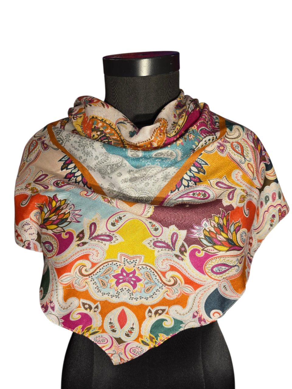 Lyst og friskt firkantet silkeskjerf (25)