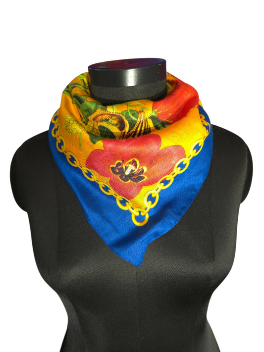 Blomstret silkeskjerf på en oransje bunn (26)