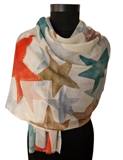 Supermykt sommerlig skjerf kalt "Stjerner i sikte" (0150)