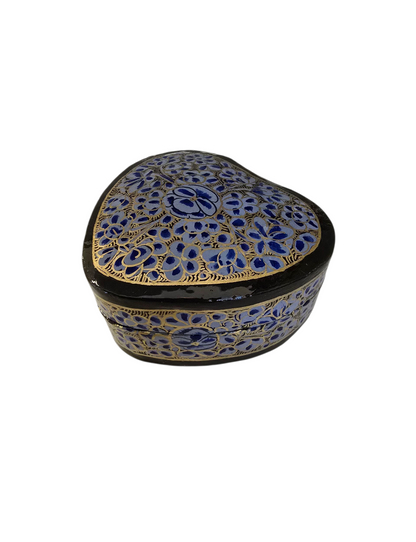 Hjerteformet smykkeskrin med blå blomster (30)