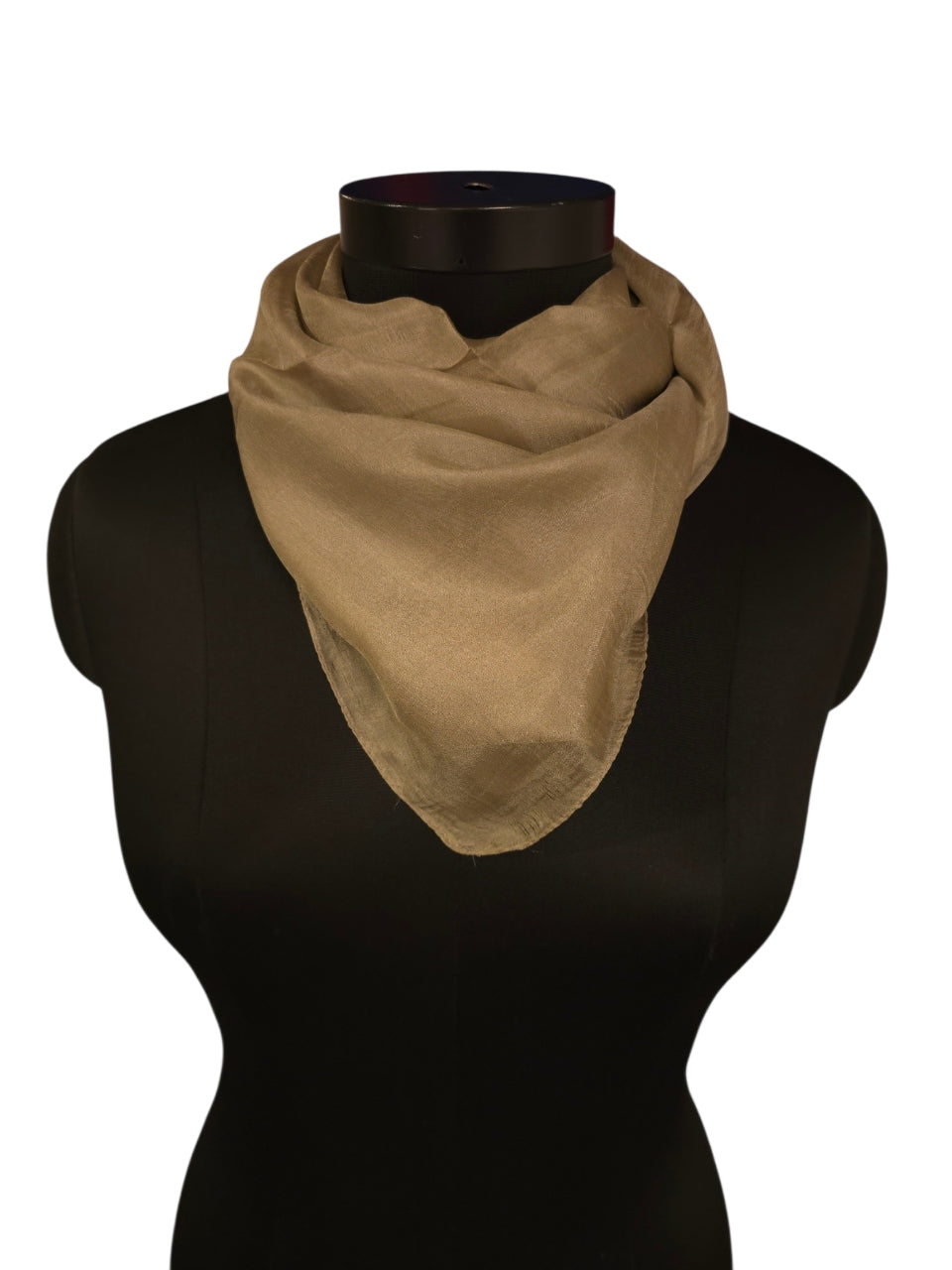 Olivenfarget silkeskjerf (90x90cm) i 100% silke (40)