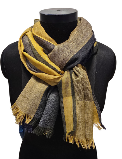 Mykt, lett og behagelig blå-grå-gult skjerf i ren ull (68)