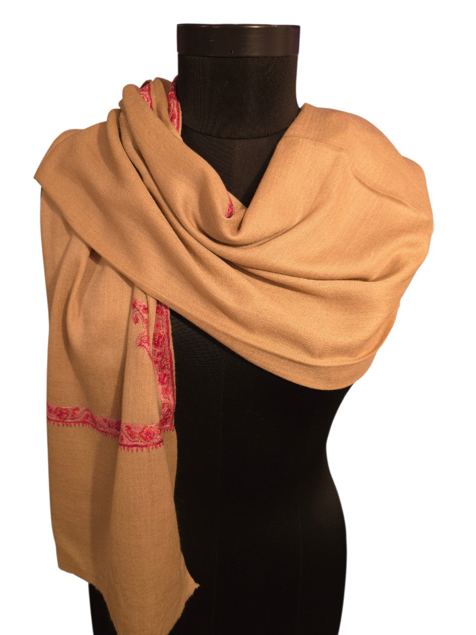 Lys beige - naturfarget sjal i cashmere og merino med håndbroderte detaljer (28)