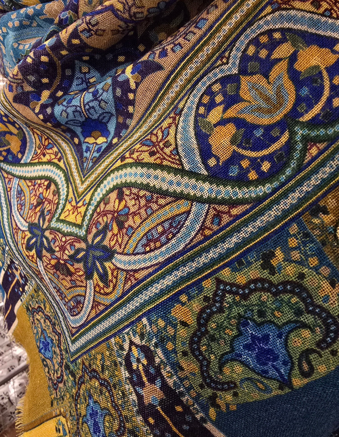 Høstpreget firkantet sjal i merino og silke (17)