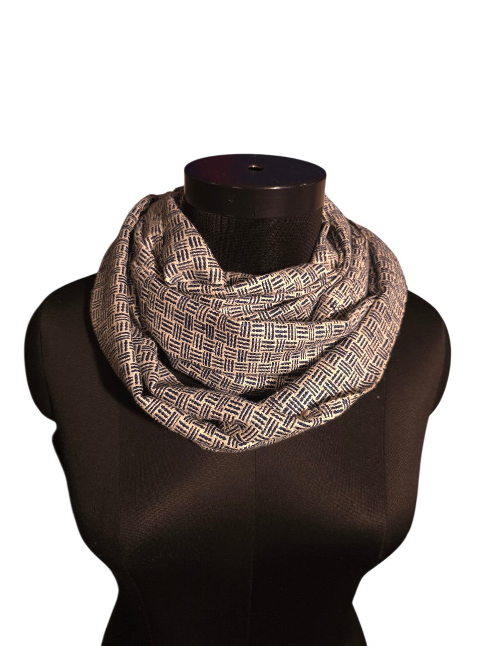 Tykt silkeskjerf indigo og offwhite silkeskjerf (50)