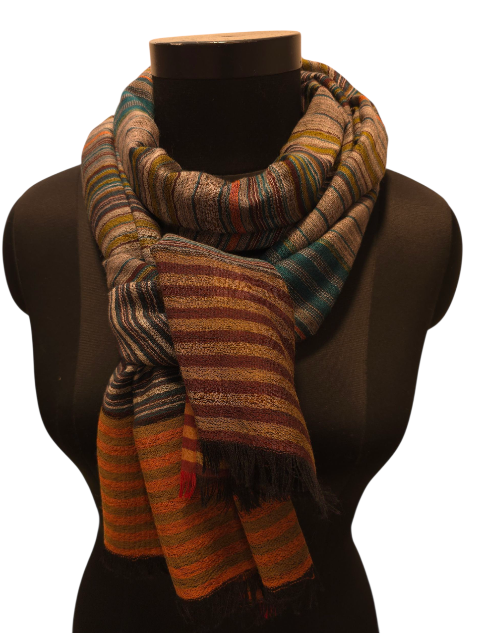 Flerfargede stripete ullskjerf på en grå bunn (80)