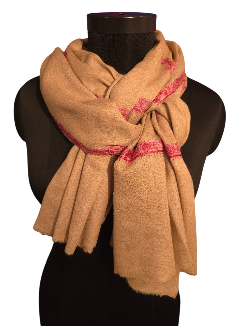 Lys beige - naturfarget sjal i cashmere og merino med håndbroderte detaljer (28)
