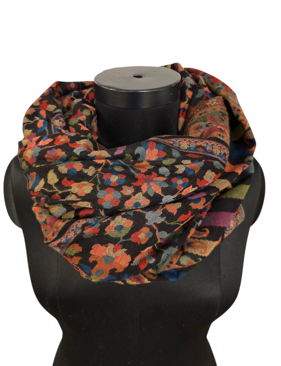 Sort, stort, varmt og vakkert mønstervevet sjal i 100% merino ull (45)