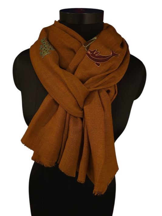 Umbra (brun) merino og silkesjal med broderte hav-skapninger (81)