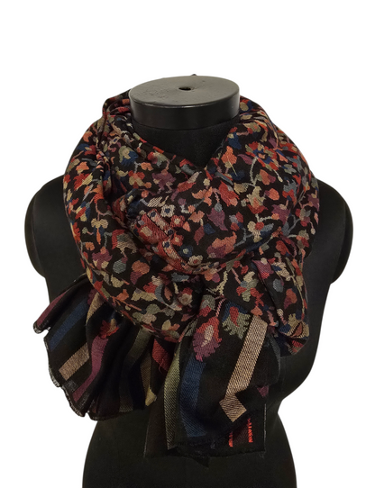 Stort mønstervevet sort sjal i 100% merino ull (36)