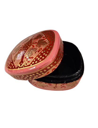 Liten håndlaget rosa og rød boks (44)