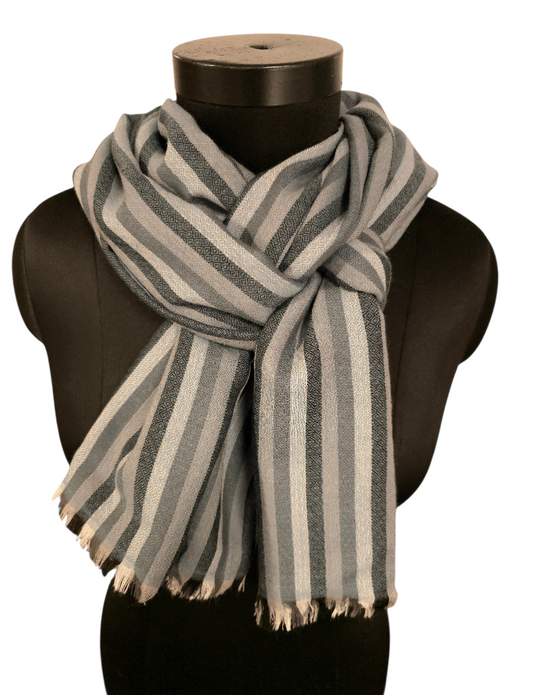 Stripete ullskjerf i blå-grå farger (4)