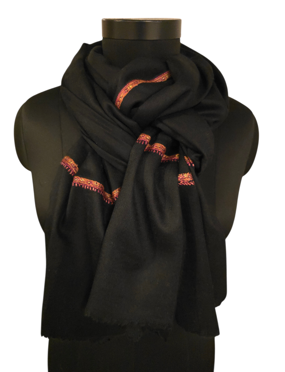 Sort cashmere/merino sjal med håndbroderte detaljer (19)