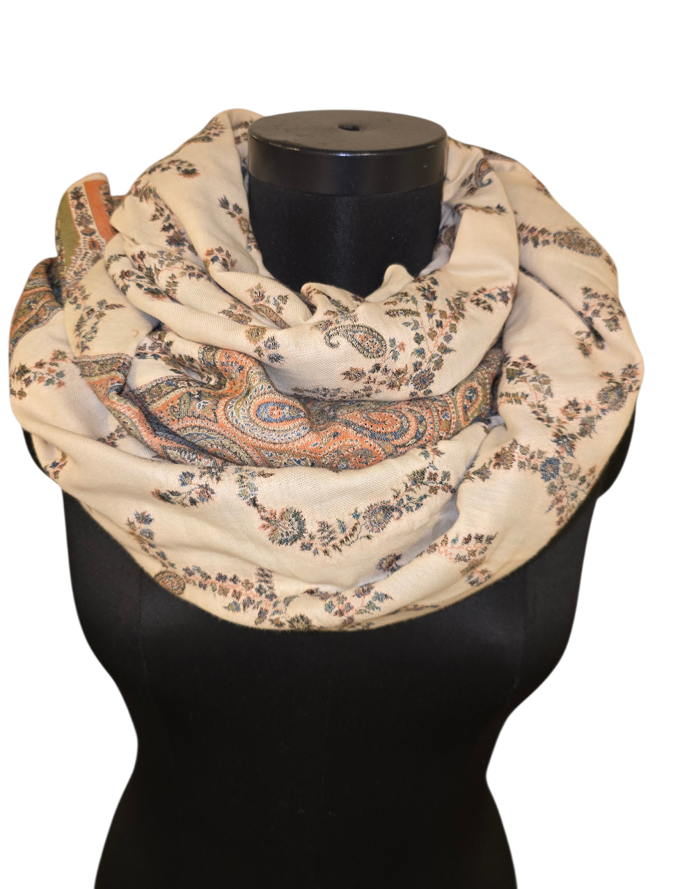 Nydelig offwhite flott sjal i ren merino ull (51)