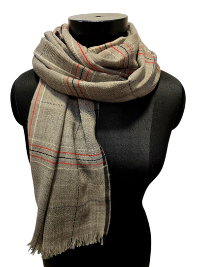 Stålgrått skjerf med tynne striper (82)