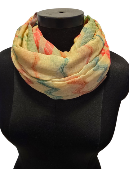 Luftig smørgult skjerf med flotte vevde mønster (087)