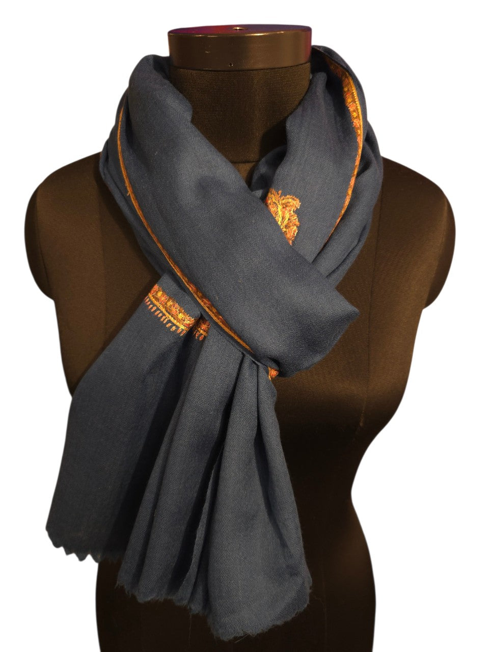 Blekkblått cashmere/merino sjal med håndbroderte detaljer (20)
