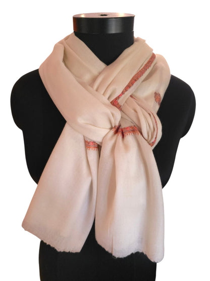 Krem hvitt sjal i cashmere og merino med håndbroderte detaljer (29)