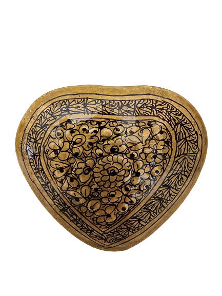Gyllen hjerteformet boks til smykker/steiner (8)