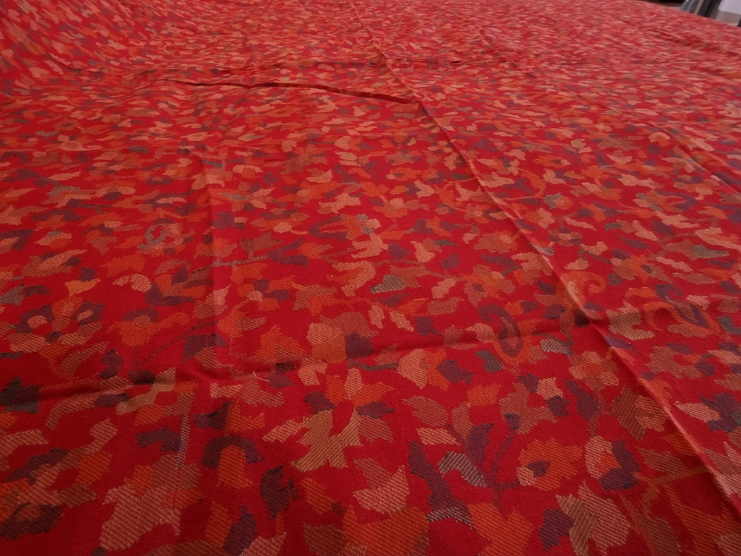 Rødt spesialvevet sengeteppe i ren merino ull (1)