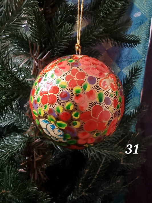 Vakker julekule kalt "blomstereng" (31)